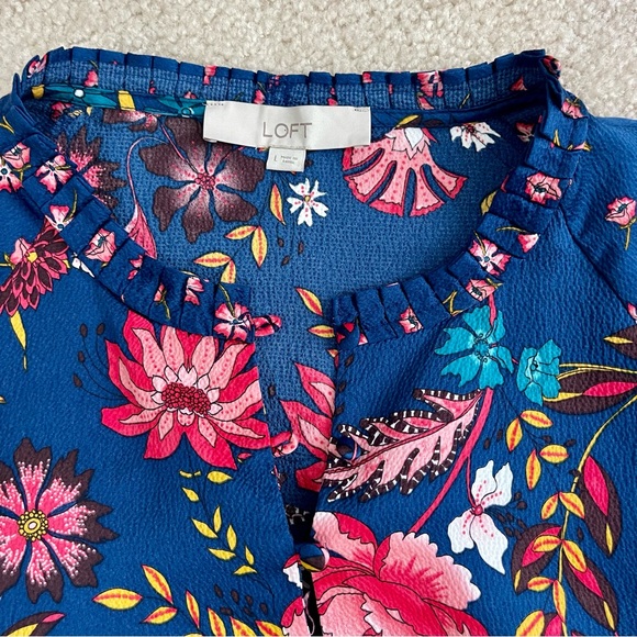 STUNNING Floral Loft Dress - Picture 4 of 8